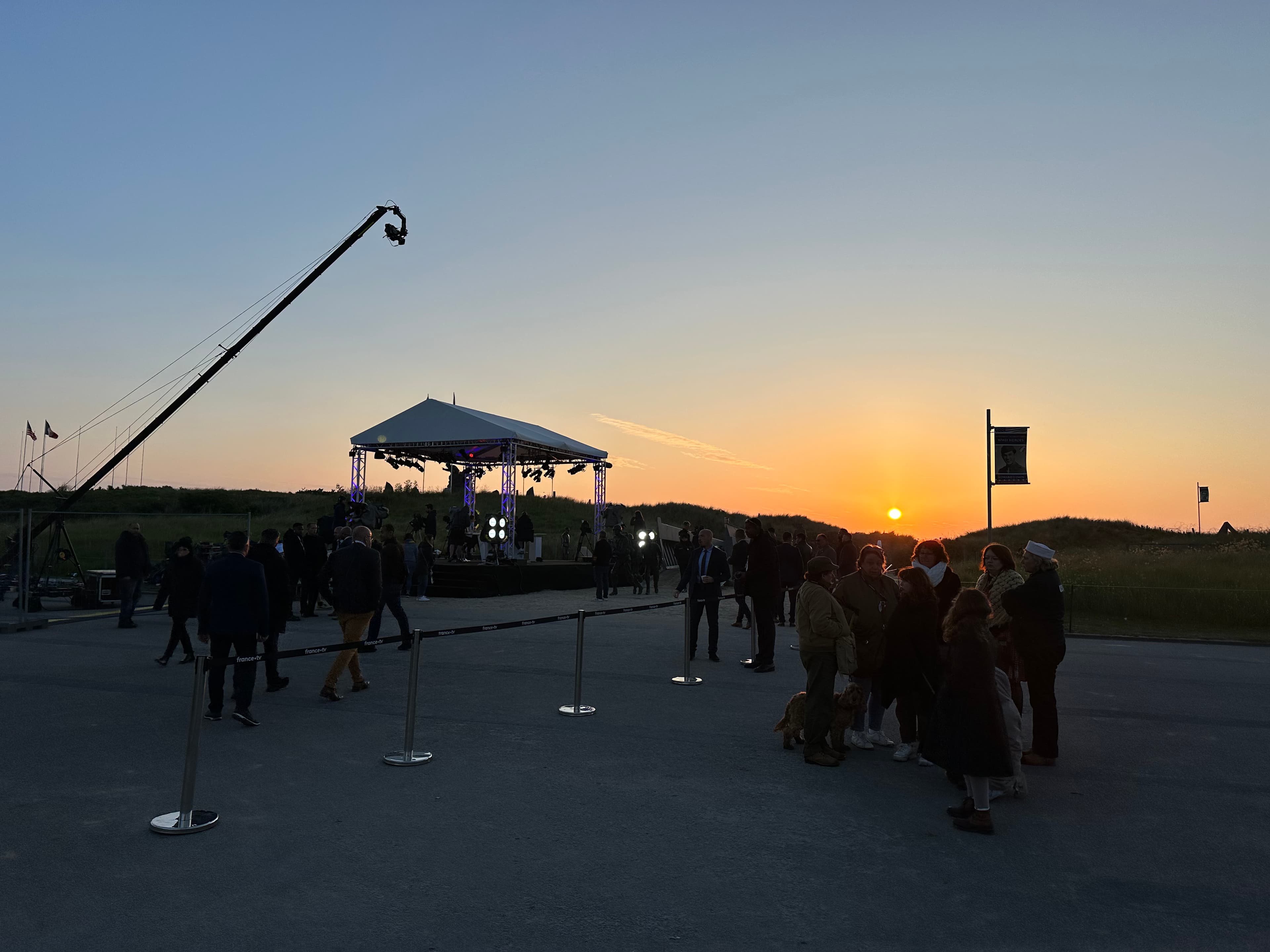 Scène extérieure au coucher de soleil