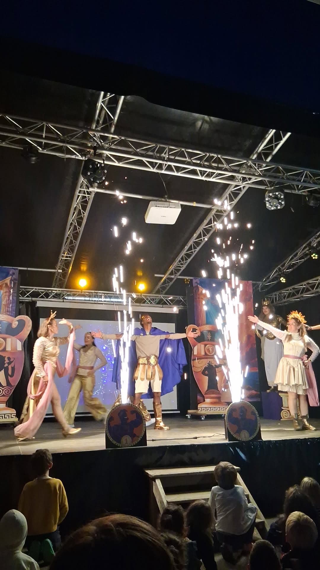 Spectacle pyrotechnique sur scène